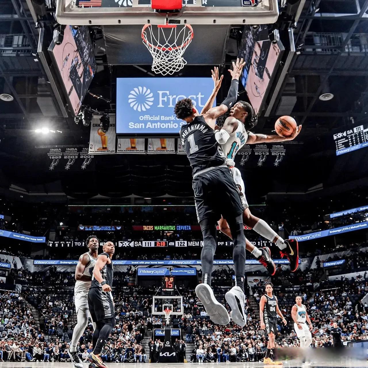 乐鱼官方网址-摩纳哥战术微调备战NBA常规赛瓦伦西亚外线爆发备战欧冠，詹姆斯在独行侠比赛中刷新纪录直接炸裂的简单介绍